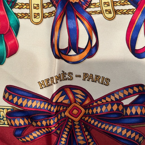 Hermes’ authentic vintage scarf - Picture 4 of 5